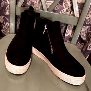 Women’s casual wedge high top shoes